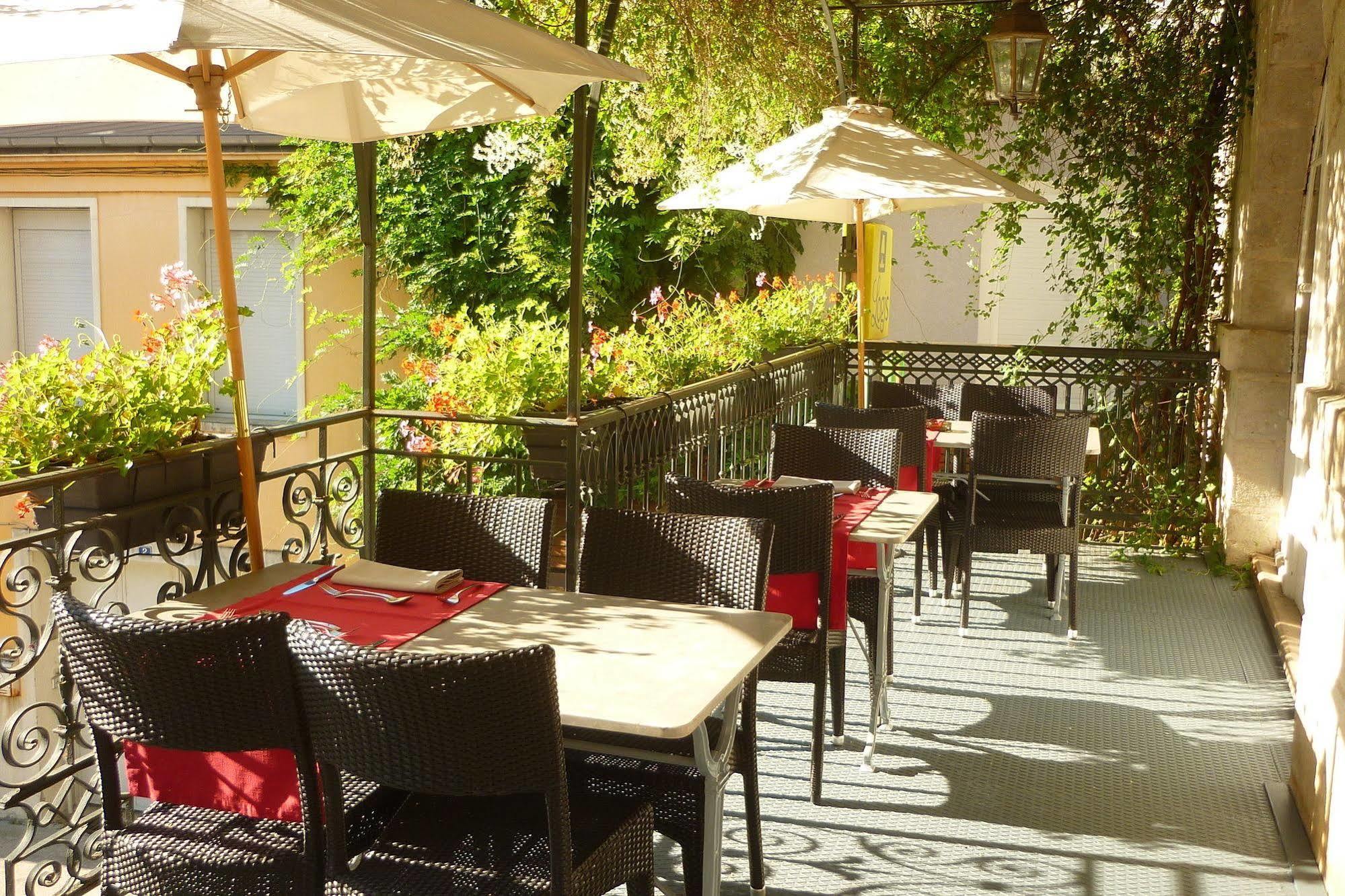Logis Hotel Des Deux Forts Salins-les-Bains Εξωτερικό φωτογραφία