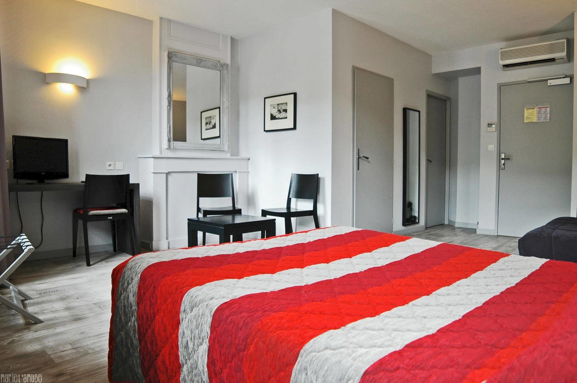 Logis Hotel Des Deux Forts Salins-les-Bains Εξωτερικό φωτογραφία